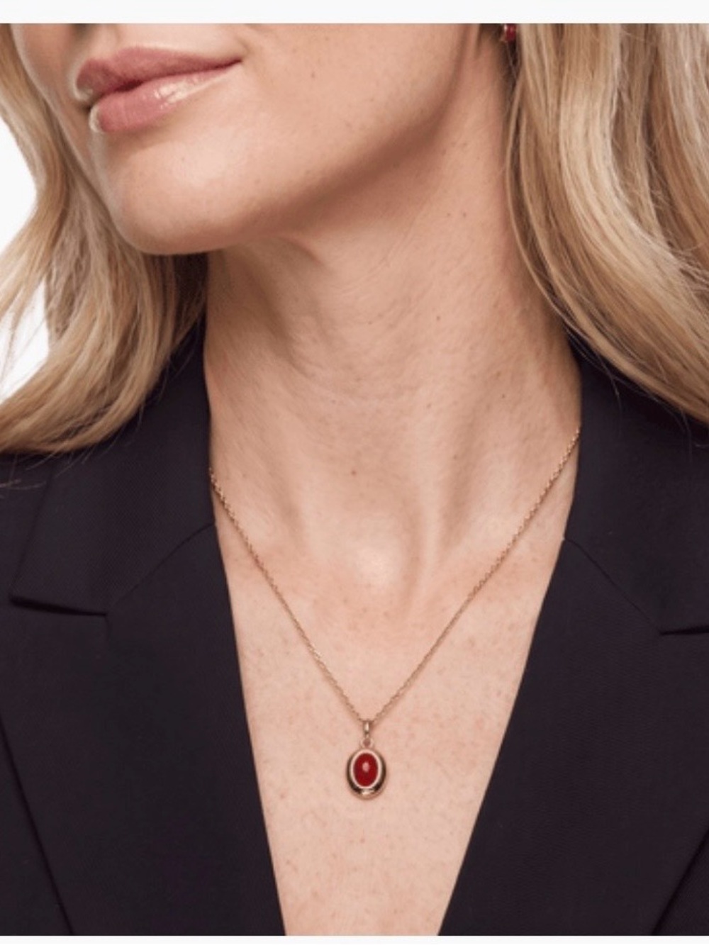 Leeada Oval Pendant Gold Necklace
